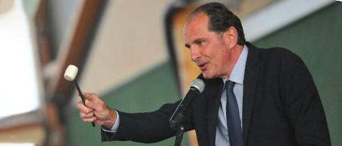 an accompanying photo